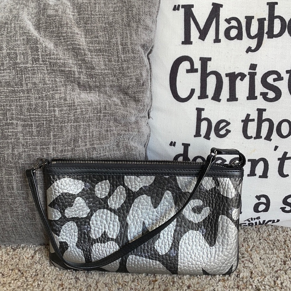 MCM graffiti pouch